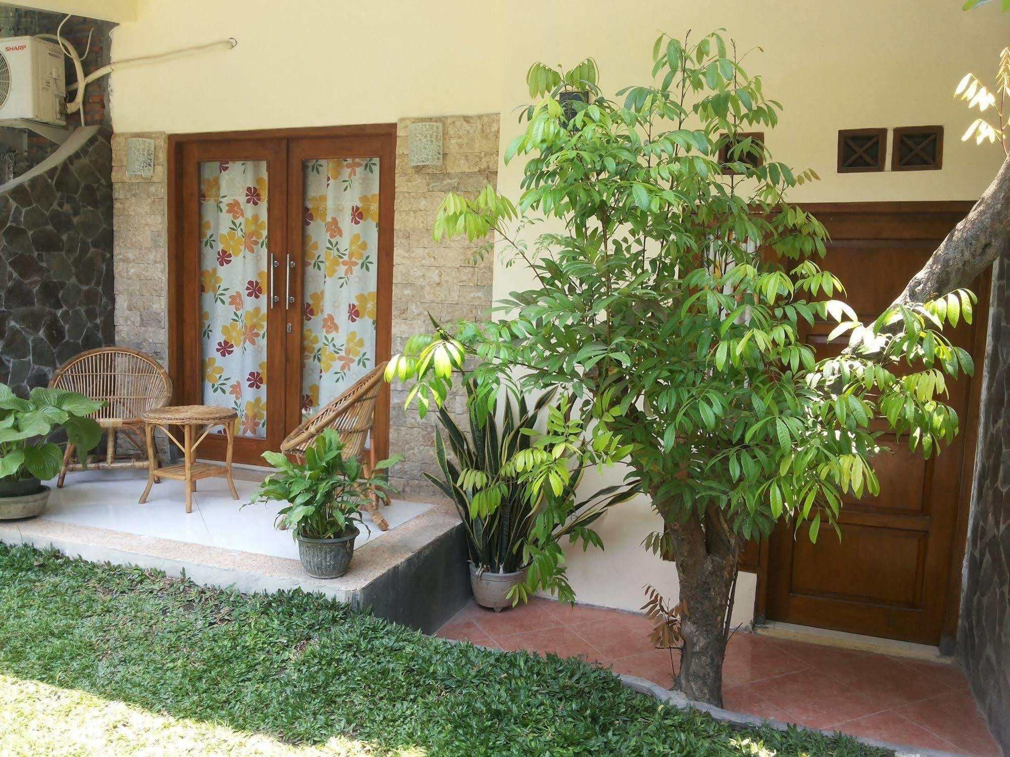 Beone House Jogja Hotel Kalasan Exterior photo