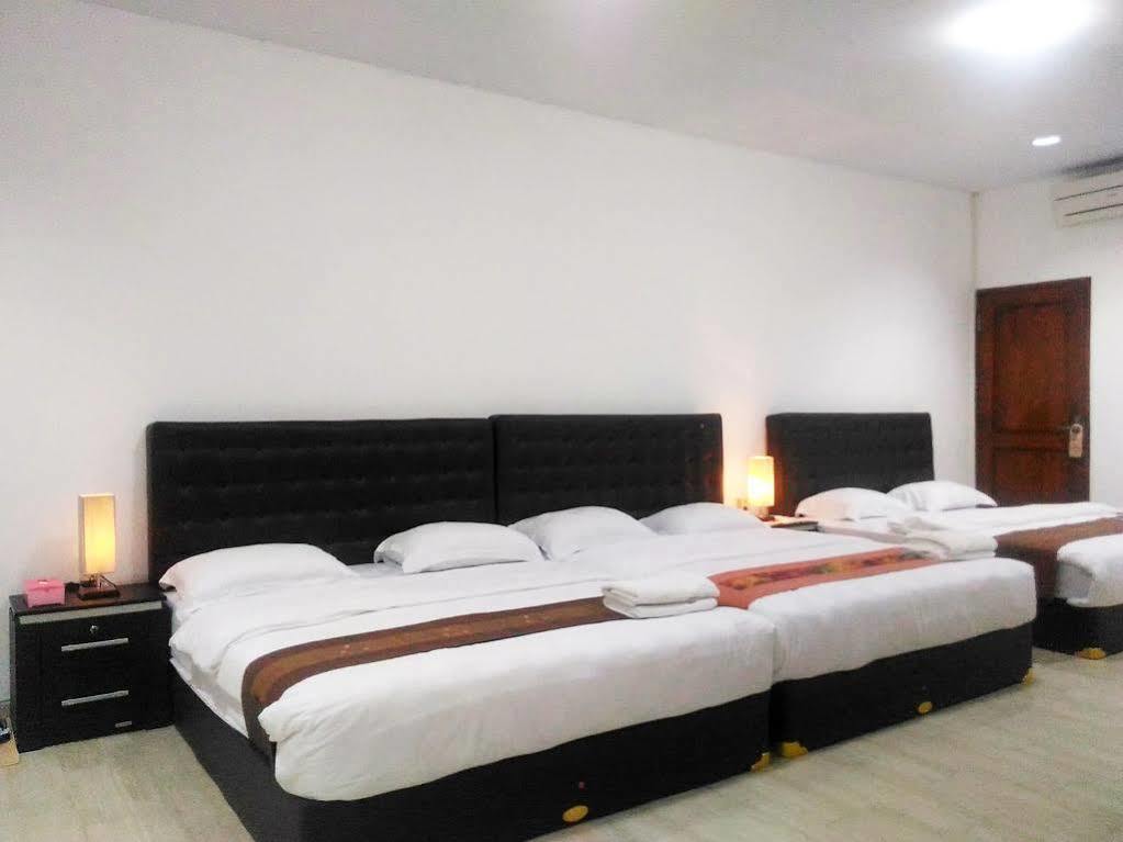 Beone House Jogja Hotel Kalasan Exterior photo